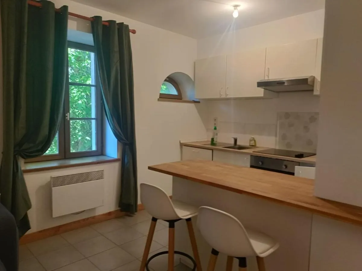 La Jolie Dourbie De Nant Apartman